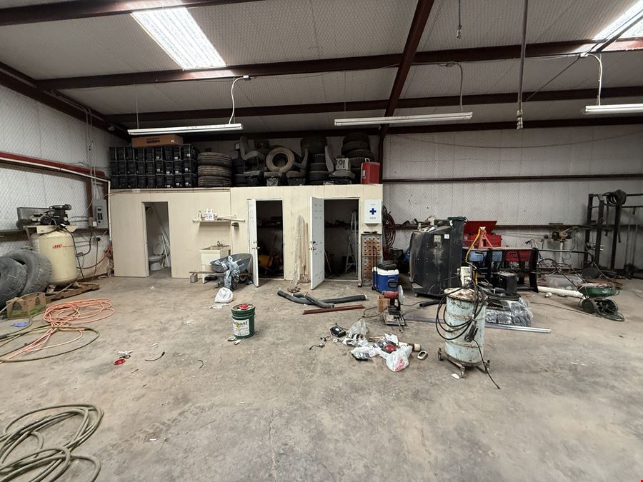 Office/Warehouse on 3 Acres Near Hwy 385