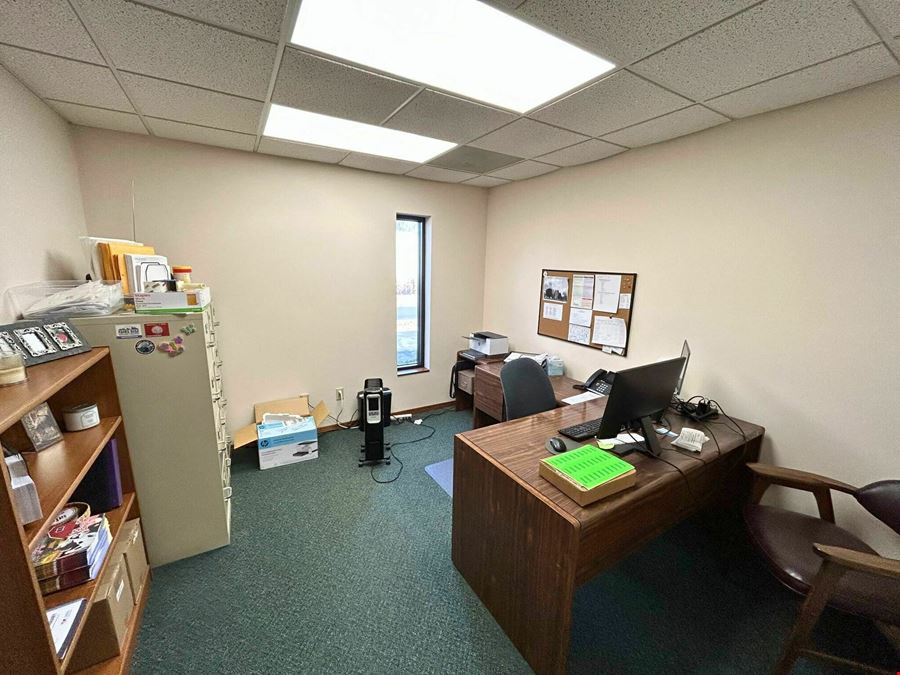 OFFICE PROPERTY FOR SALE OR LEASE OFF CHESTNUT EXRESSWAY & US 65