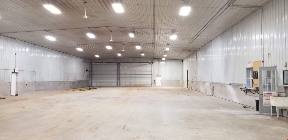 12,750 SQ FT Shop on +/- 38 Acres on Highway 85 South in Watford City