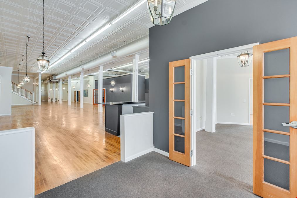 OFFICE/RETAIL BUILDING FOR LEASE