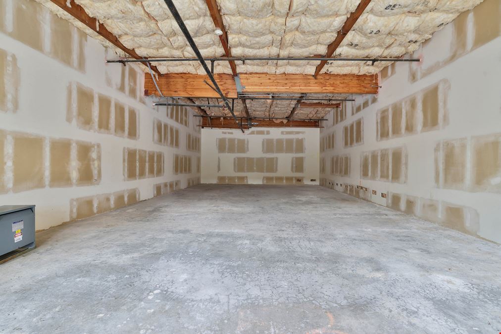 Multi-Use Commercial Condo – Ideal for Owner-User or Investor