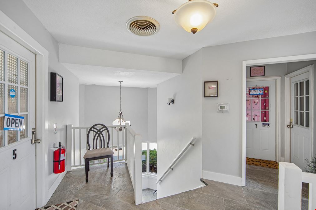 2313 Rocklyn Dr