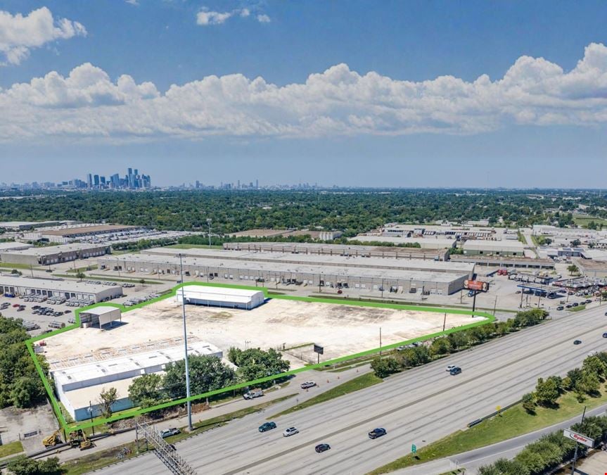 7010 North Loop East Freeway