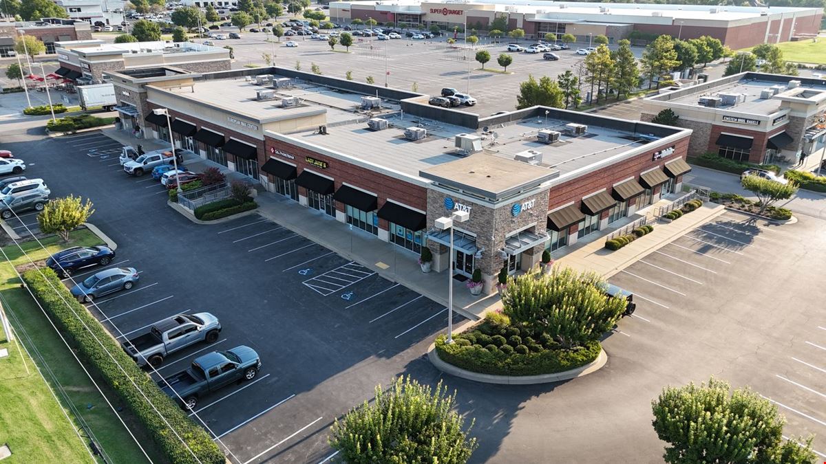10035 S Memorial Dr - South Town Market - Retail
