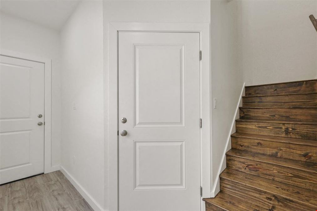 1310 E Alamo St