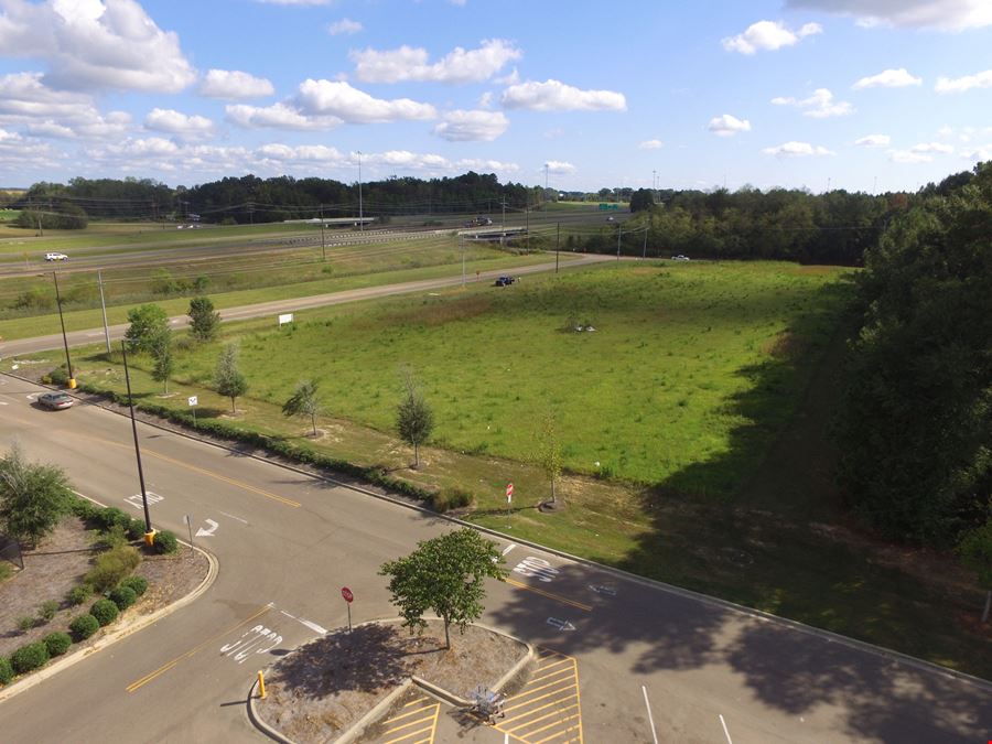 Wal-Mart Outparcel fronting I-55, West Canton