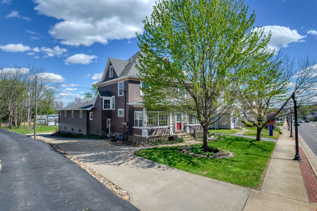 832 S Main St