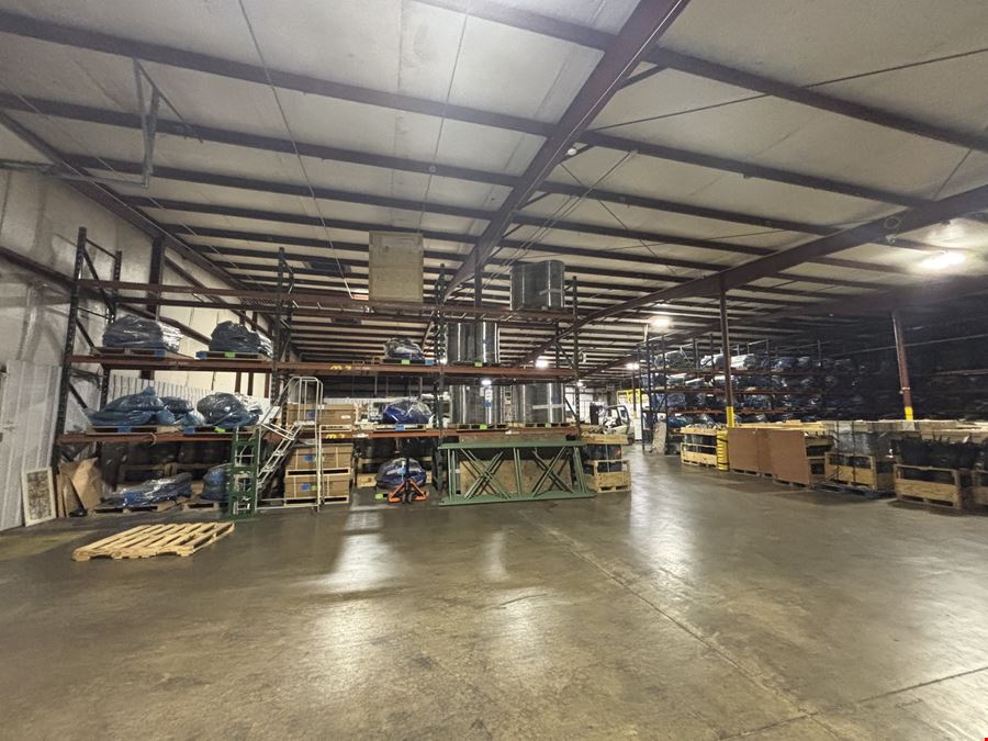 1040-1050 Industrial Parkway 