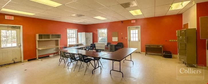 ±8,711 SF & 6.35 AC of flex space available | less than a mile away from I-77