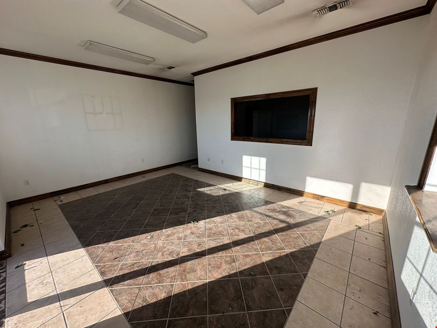 Industrial Office/Warehouse Near I-20