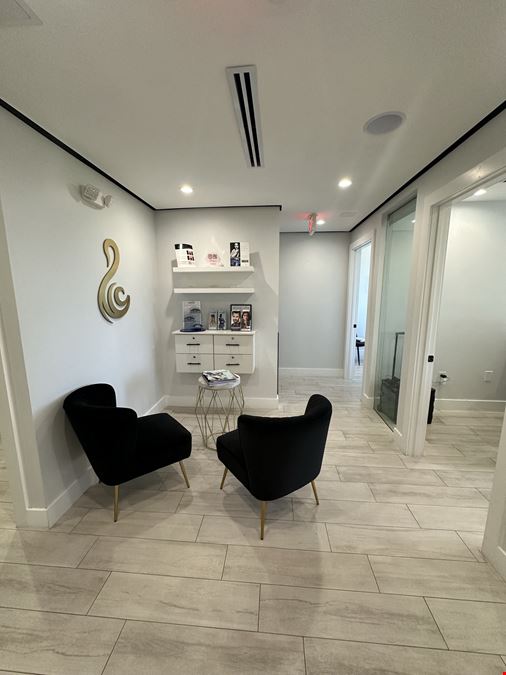 Medical/Dental Office Suite 830 | 4770 Biscayne