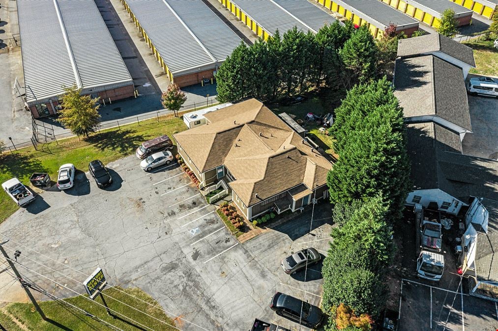 4537 Covington Hwy
