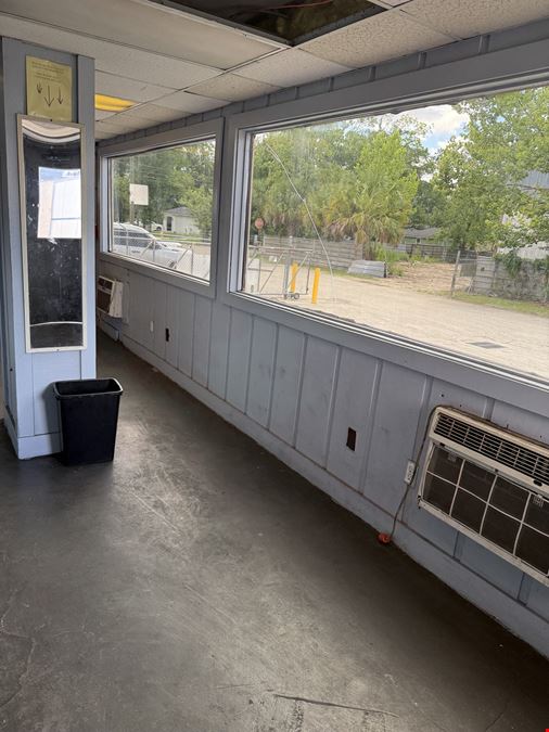Infill Jacksonville Industrial Opportunity with Income, Available Space, and Long-Term Upside