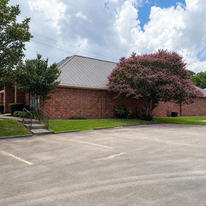 Professional Office Building | 4,109 SF
