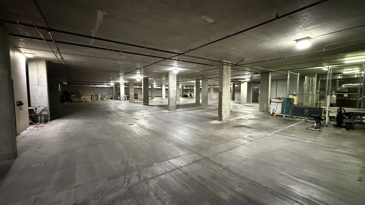 LAS VEGAS OFFICE/WAREHOUSE/R&D FOR SUBLEASE - High Image Freestanding ±30,467 Sf - 100% HVAC Flex/Industrial