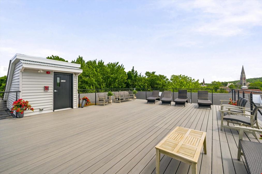 122 Greenwich Ave