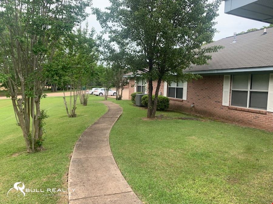 Assisted Living/Personal Care/Drug Treatment Facility | 62 Beds | ±24,000 SF