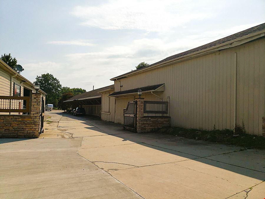  4199 Main St