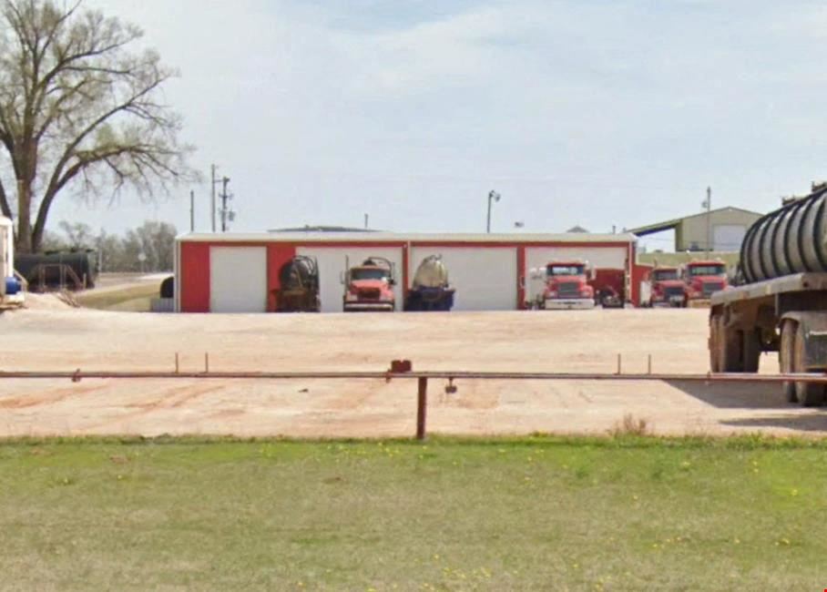 Truck Maintenance Facility on 6 Acre Yard for Sale