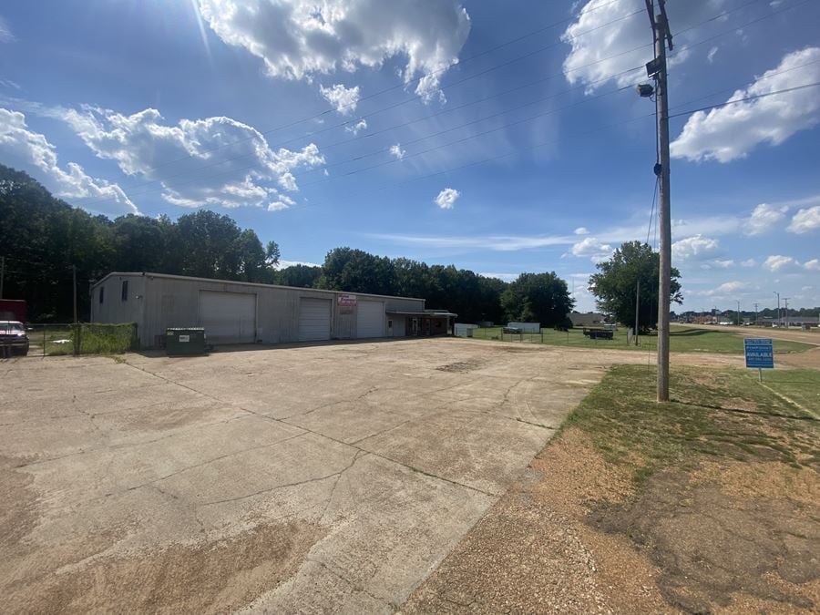 Carthage, MS Commercial Land & Flex Building