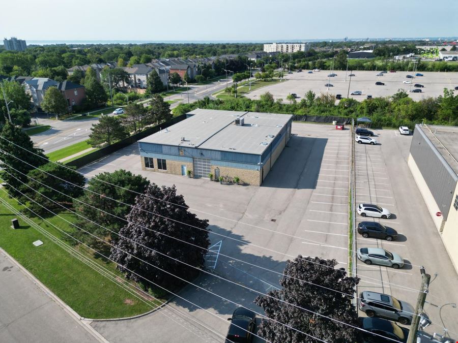 5135 Fairview Street, Burlington, ON L7L 4W8