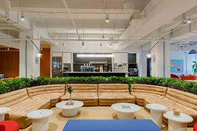 450 Park Ave S
