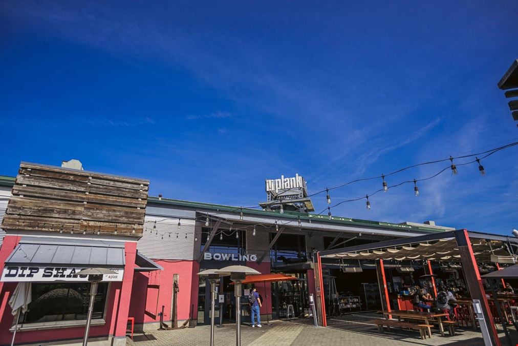 Jack London Square - 98 Broadway St