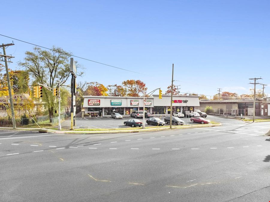 100% OCCUPIED 4 TENANT NEIGHBORHOOD STRIP CENTER