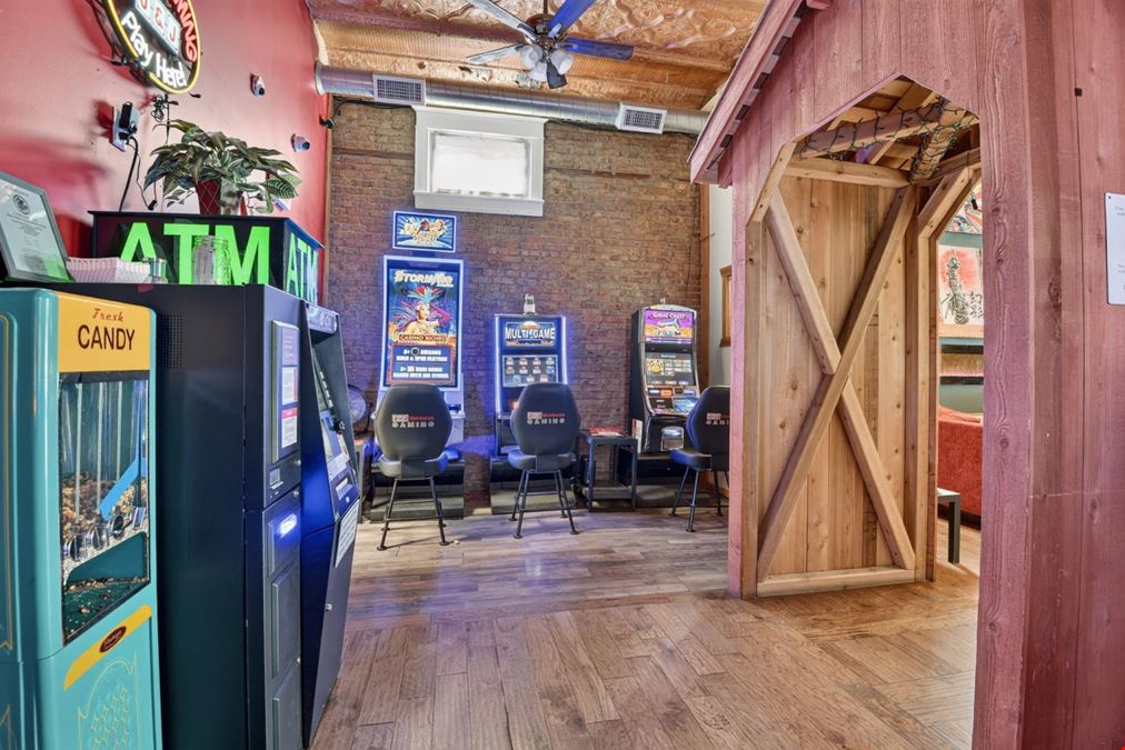 Benderz - 400 Washington St, Auburn IL  62615