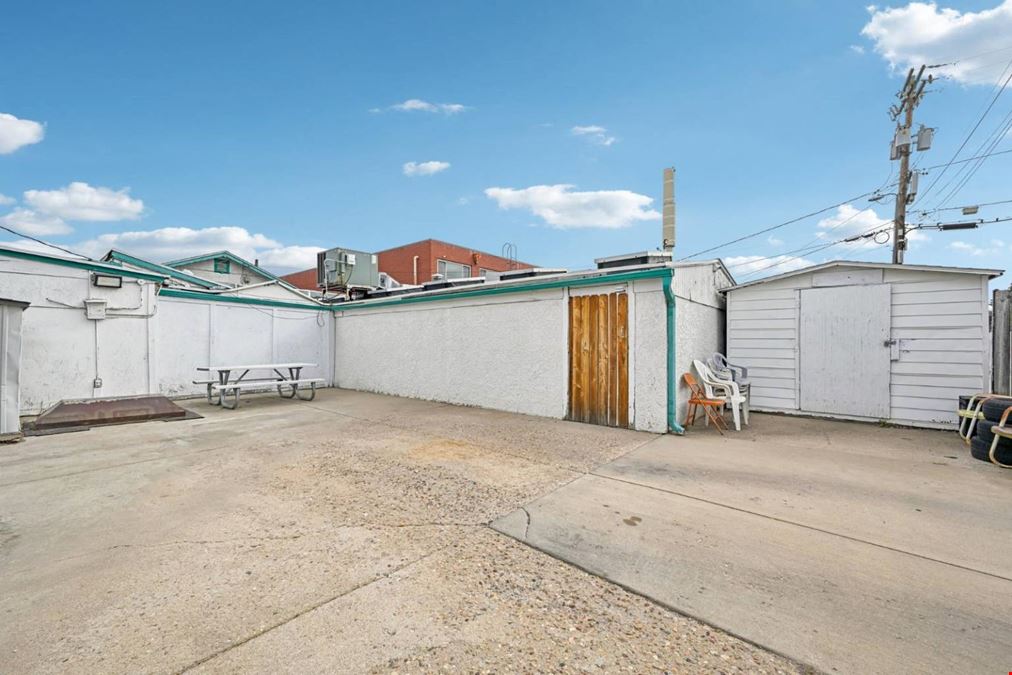 8710 E Colfax Ave