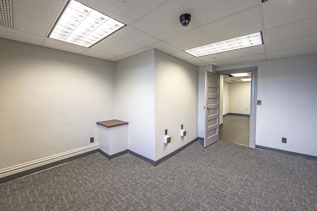 Investment Property: 6,886 SF Building Renovated for Office/Retail