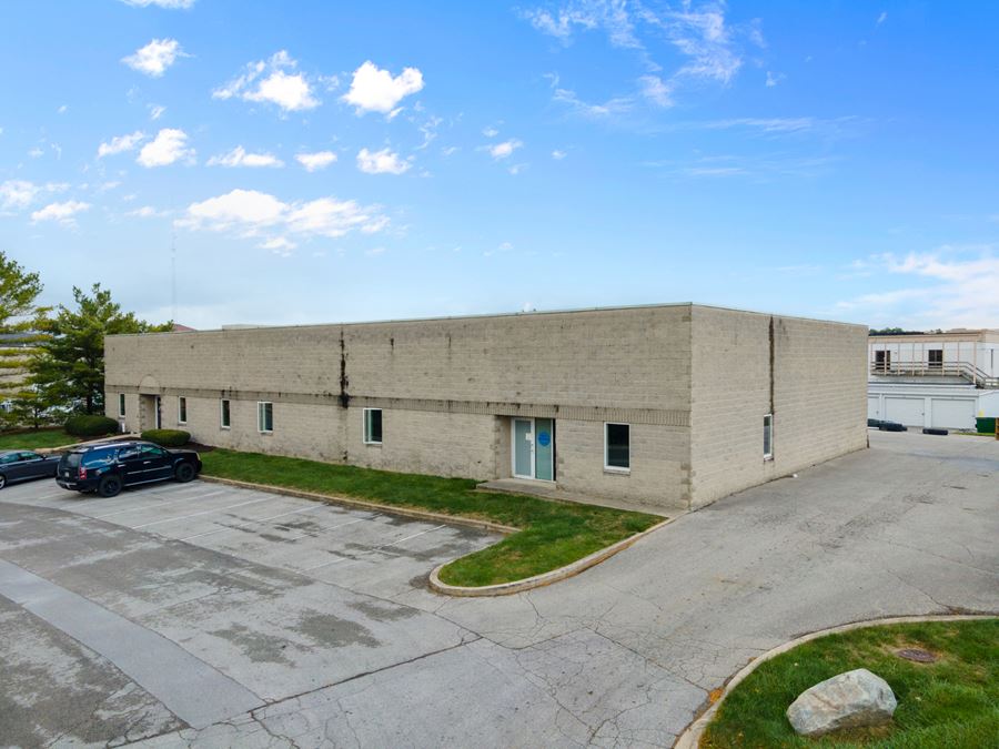 1,500 SF Light Industrial Flex Space