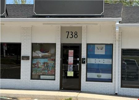 Preview of Retail space for Rent at 738 McFarland Blvd