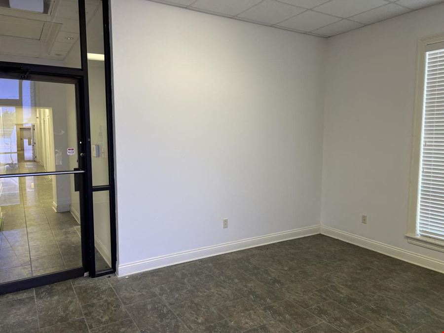 5,600+SF Office w/824 SF Shop on St. Charles in Houma