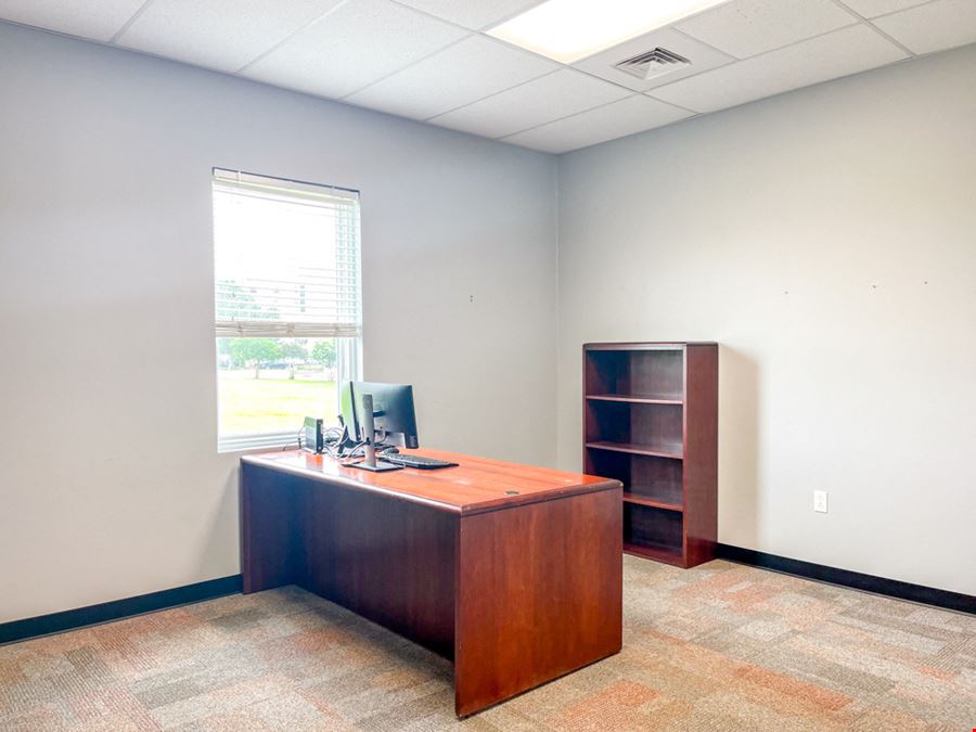 Versatile Medical Office adjacent to Ochsner Health