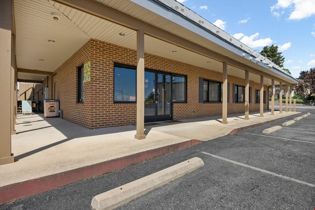 RETAIL BUILDING WITH DRIVE-THRU ON BUSY CORRIDOR