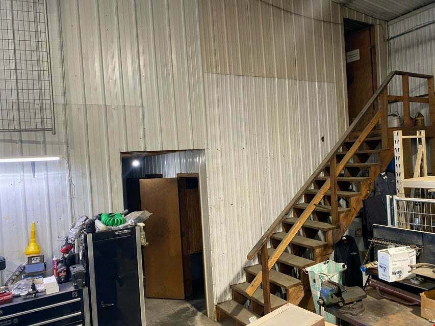 Moorhead 8330 SF Shop