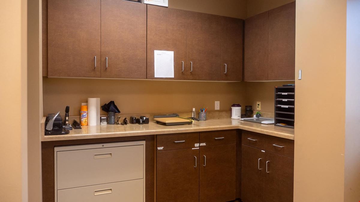 Flexible Commercial Space with Office & Warehouse