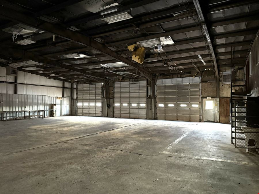 Truck Maintenance Facility on 6 Acre Yard for Sale