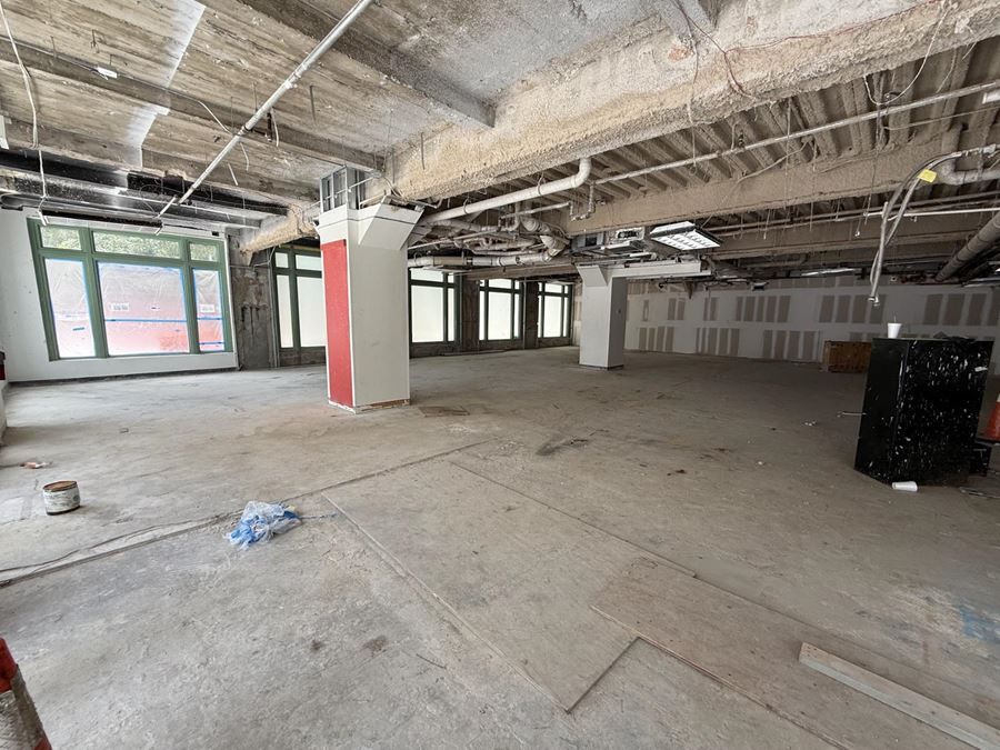 Prime Retail Space for Lease | Downtown Miami