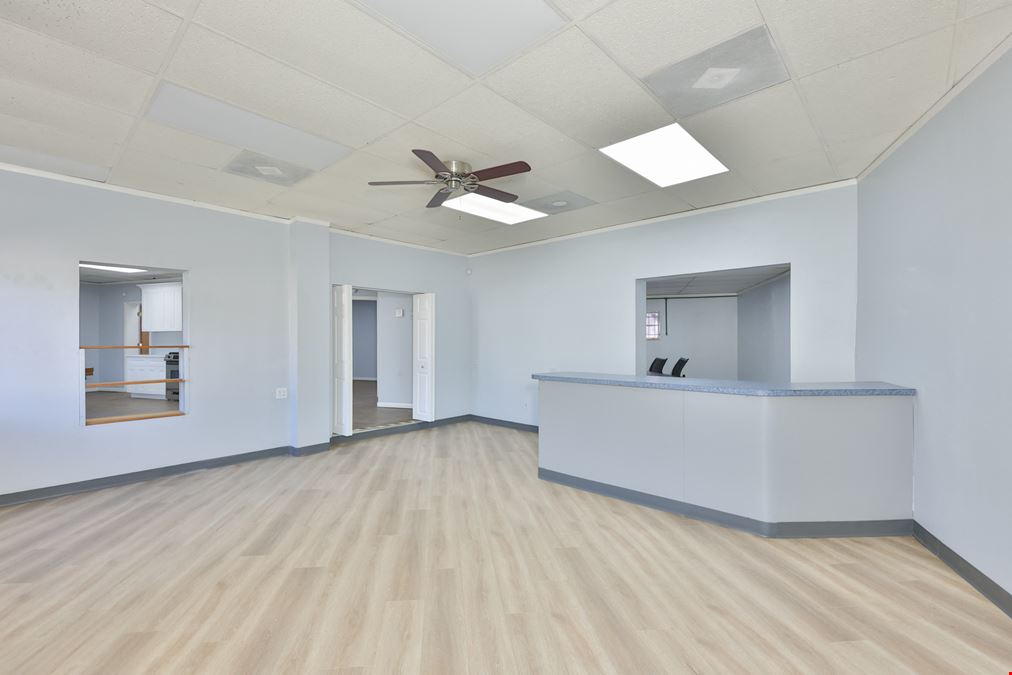 Versatile Showroom | Office| Warehouse in Prime Location!