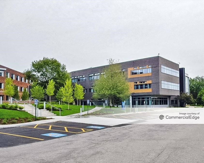 Hobbs Brook Office Park - 610 Lincoln Street North