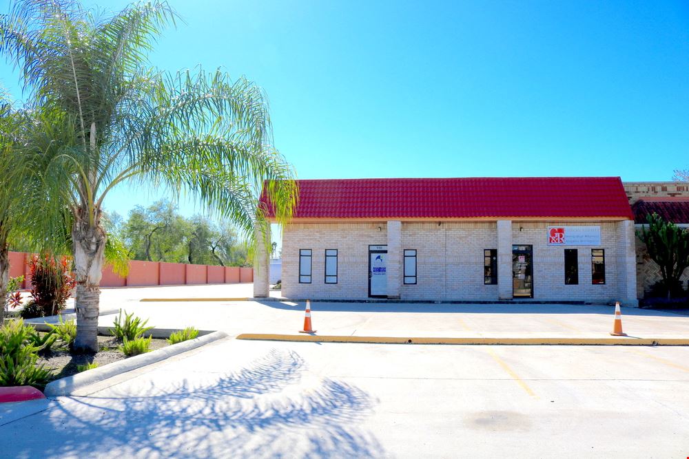 824 E Hackberry Ave