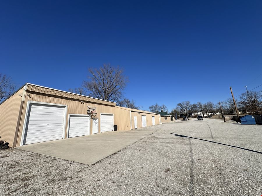 6452 E. State Highway 76, Kirbyville, MO: ±4,619 SF Office/Warehouse Building For Sale