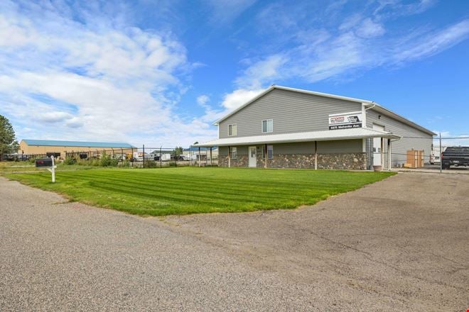 Preview of Industrial space for Rent at 6875 Niehenke Avenue