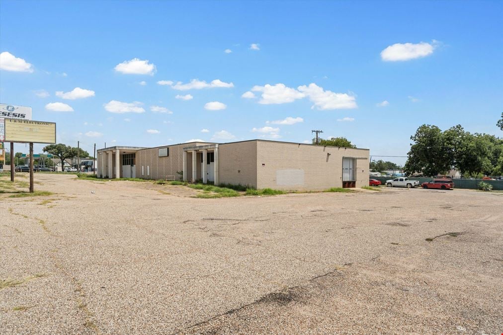 1700 W Waco Dr