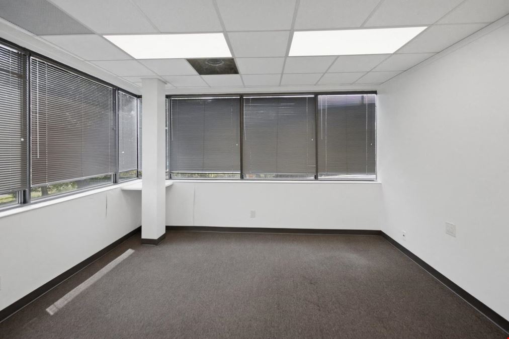 2550 S I-35 Frontage Rd