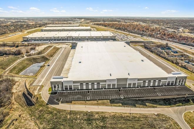 Preview of Industrial space for Rent at 6107 E. 155th St.