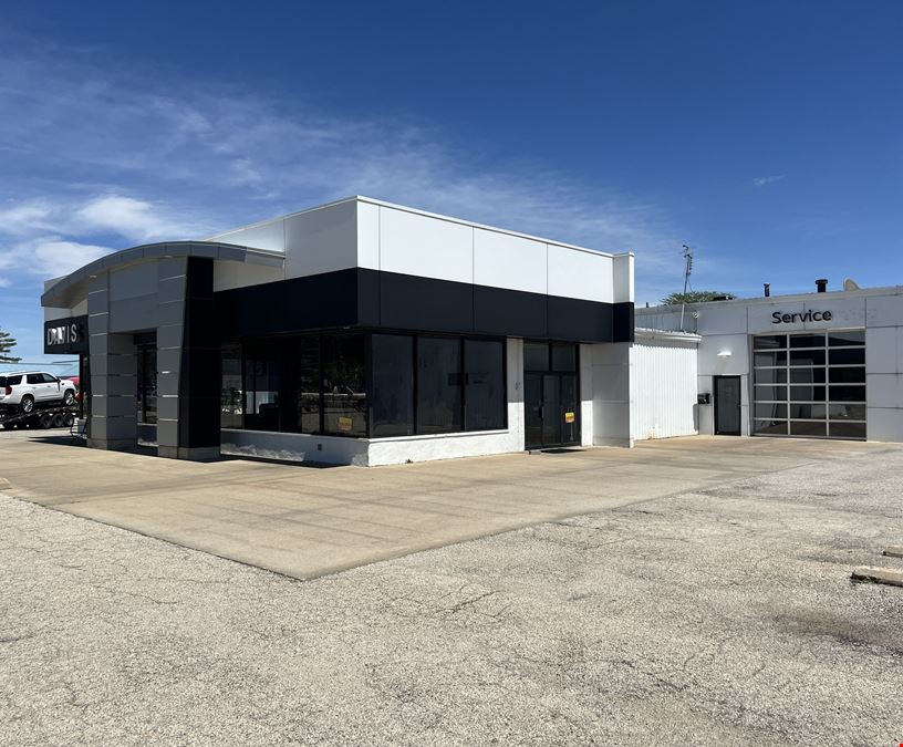 Freestanding Retail Building - 2051 N Main