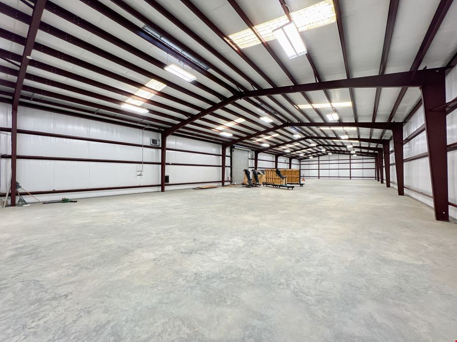 Office / Warehouse with Heavy Power Near US 90